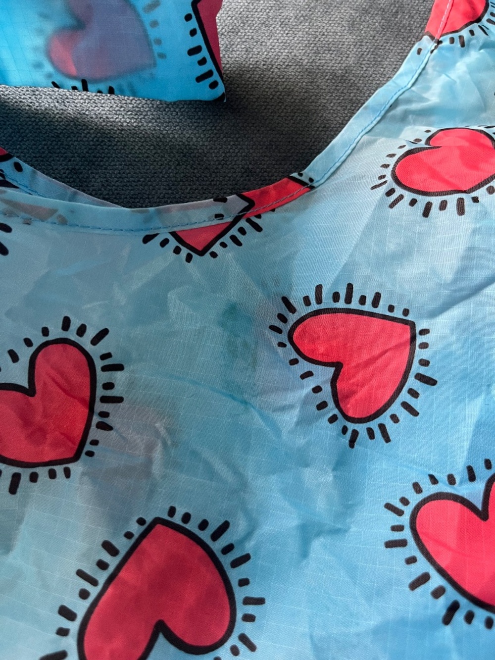 Keith Haring heart print Baggu - blue with hearts - Picture 7 of 8